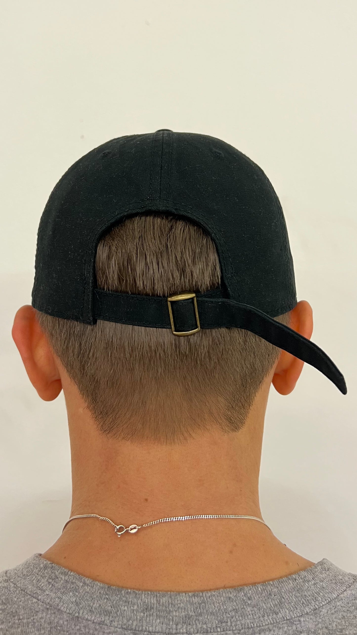 Tag Hat Black
